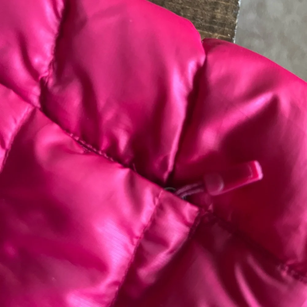 Marmot Women’s Pink 800 Fill XS Puffer Vest - Picture 6 of 15